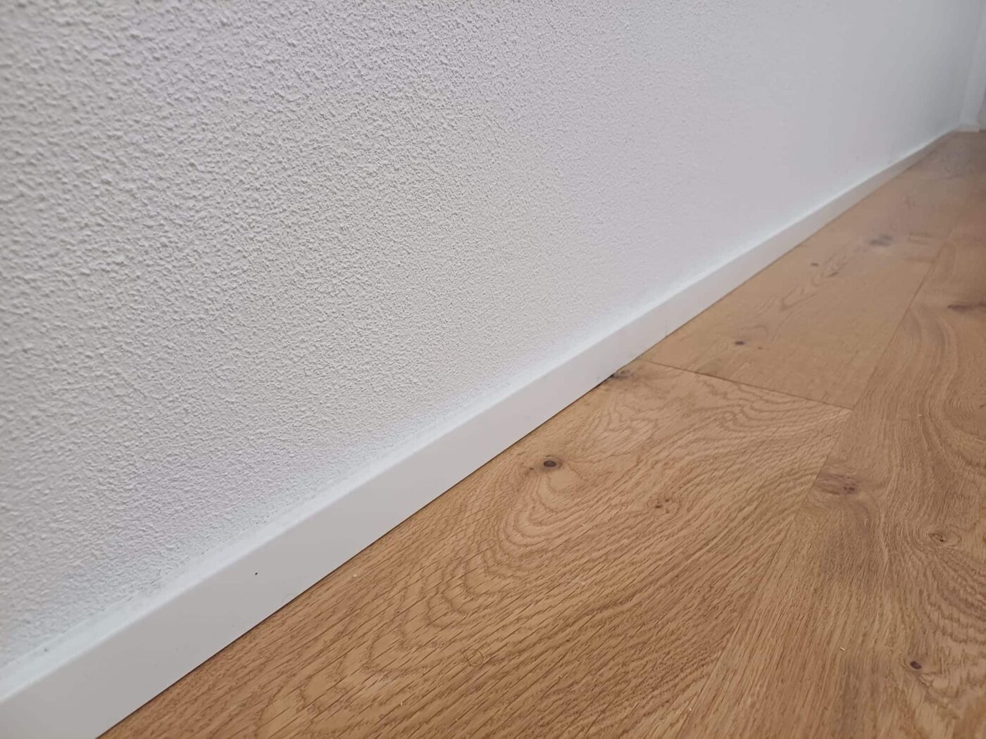 Battiscopa Bianco per SPC | 7x120cm - immagine 3
